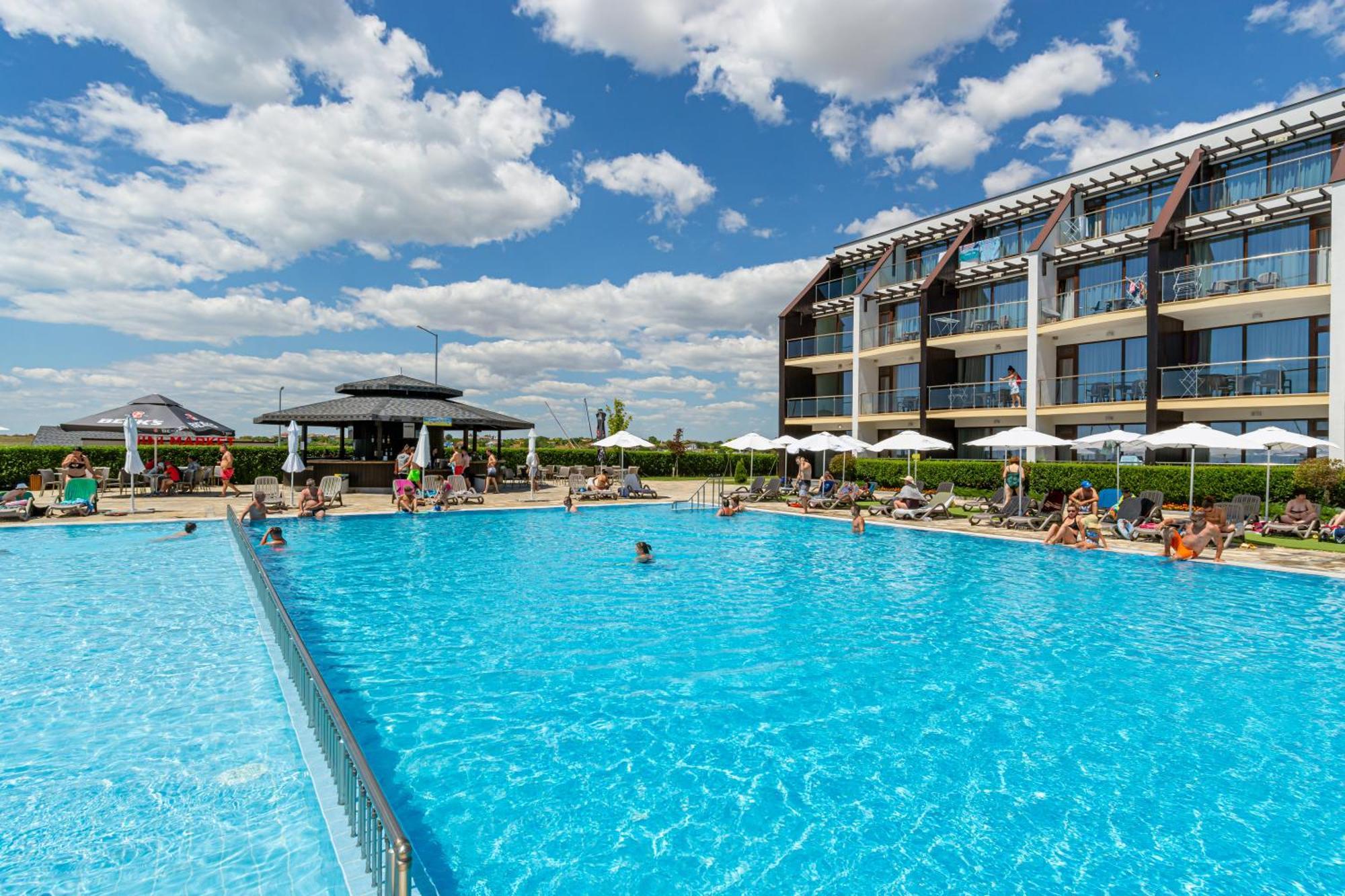 Topola Skies Resort & Aquapark Kavarna Exterior photo